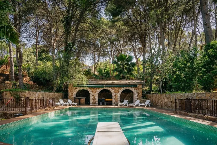 Atemberaubende Villa in einer ruhigen natürlichen Umgebung nahe dem Strand - Image 1