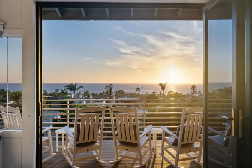 CBS-2369 - Cardiff Panoramic Paradise - Image 1
