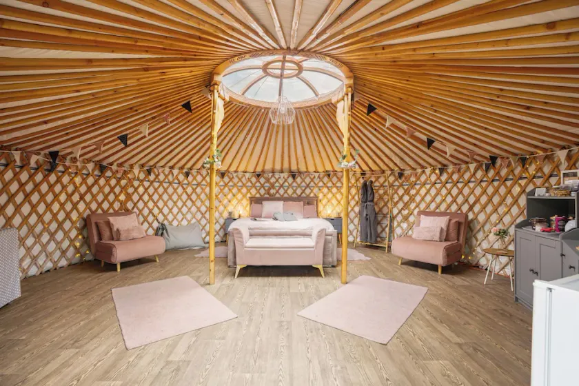 BOLLINGER Luxury Heated Yurt with Private Hot Tub - Image 1