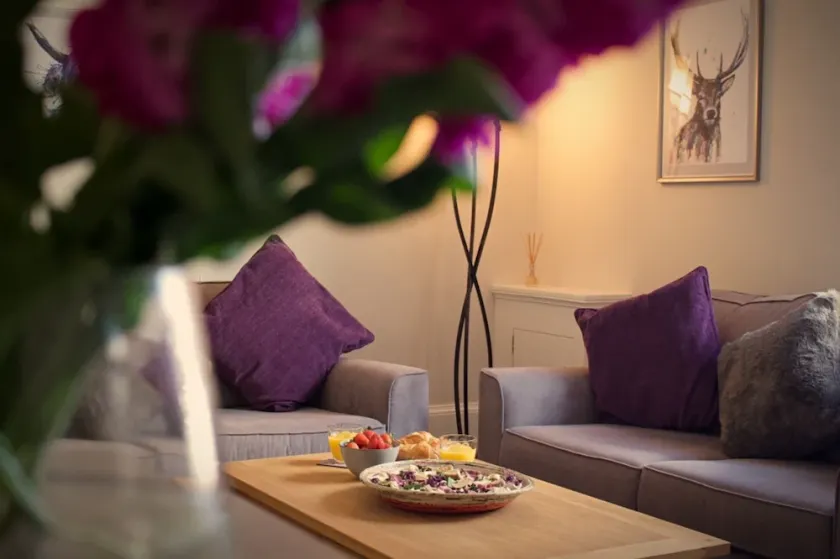Kirk View, 5 minutes from the station and local amenities. - Image 1