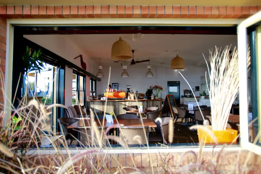 Tea Gardens Hotel - Image 1