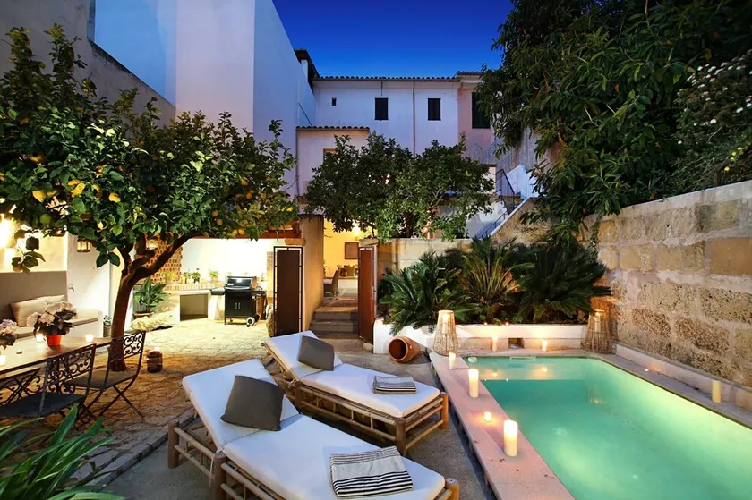 Charming Townhouse in the heart of Pollenca Old Town - Image 1
