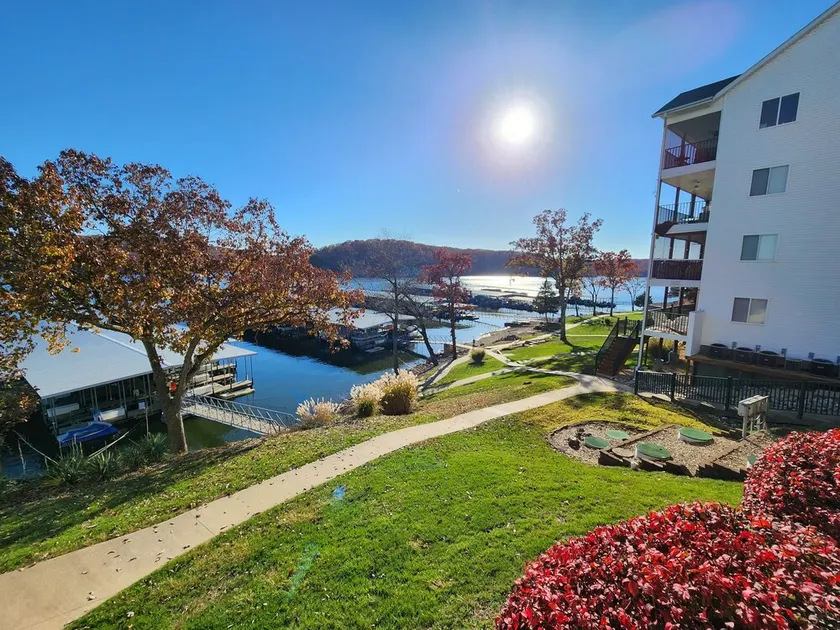 Peaceful 1st floor lakeside condo minutes from Osage Beach and Ozark State Park - Image 1