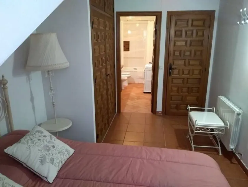 OVERNATTING I PEDRAZA - MERCHE 1 - Image 1