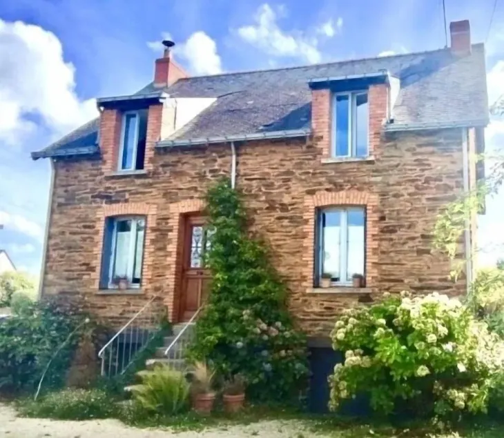 Cocooning stone house - Image 1