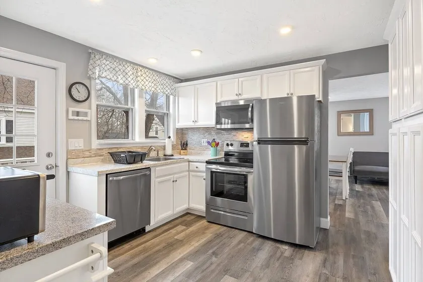 Sunset Beach House Onset Village - Image 1