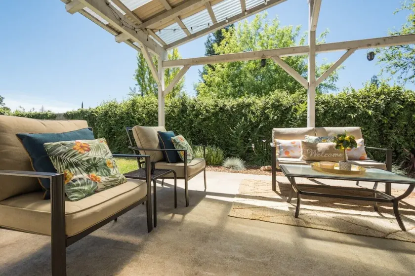 King Beds! - Clean and Spacious 5 bed 3 bath home - Image 1