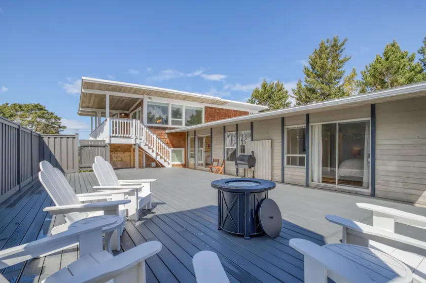 Panoramic Ocean Views, Private Patio w/ Fire Table, TV Room, Modern Updates. - Image 1