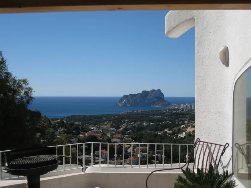 APARTAMENTO NUEVA VISTA EXCEPCIONAL SOBRE UNA COLINA FRENTE AL MAR (una piscina) - Image 1