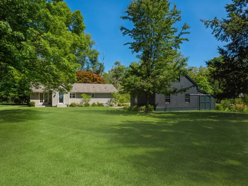 Two Bedroom Cottage Close To Town - Image 1