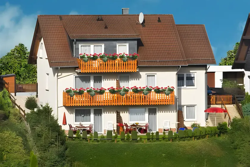 Apartamento 3: Acolhedor duplex renovado com Wi-Fi e varanda panorâmica - Image 1