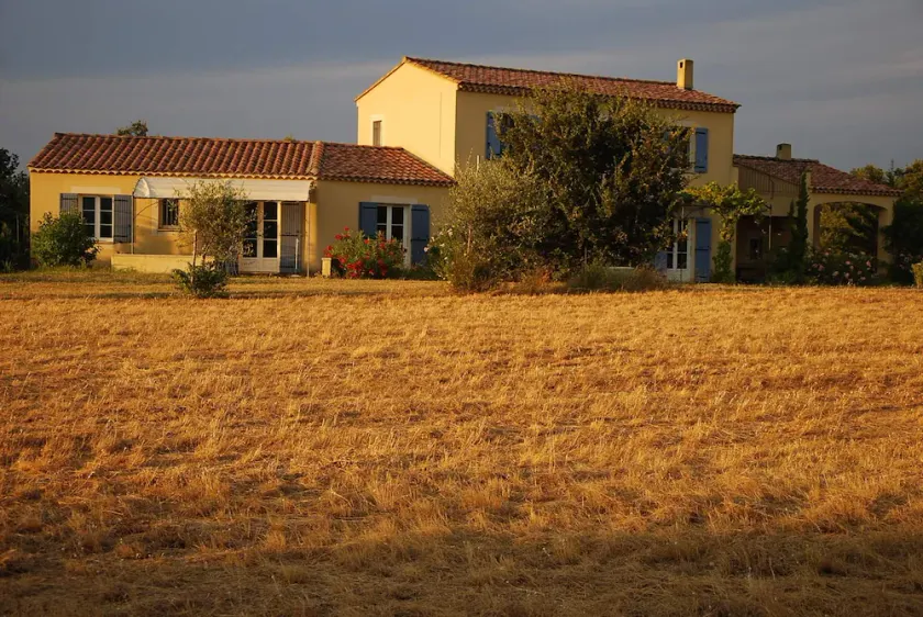 Sommerhus med en vidunderlig udsigt over Luberon - Image 1