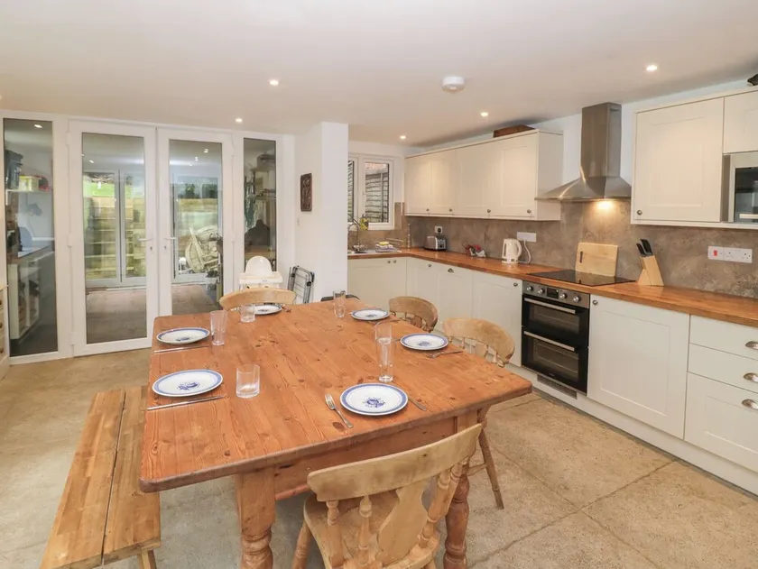 Napton on the Hill - Sleeps upto 7 & Pet Friendly - Image 1