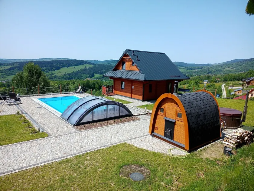 2 - bedroom mountain chalet with sauna and hot tub - Image 1