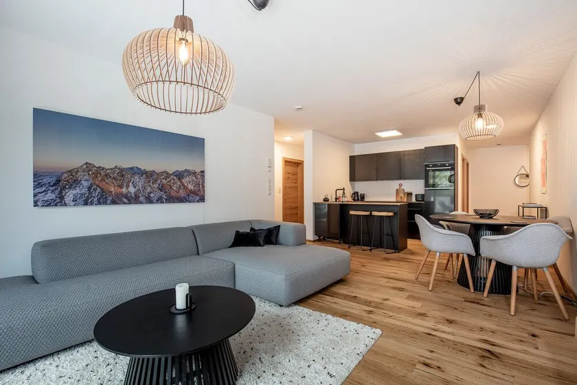 Large boutique family apt 10 mins from Sölden - sunny terrace & Mountain Views - Image 1