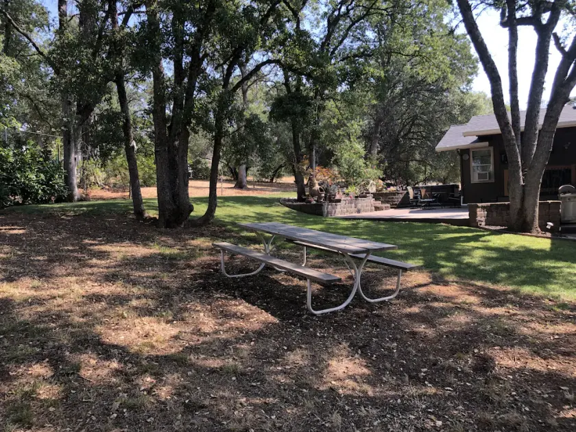 Large Private Entry Room/Spa by the Ridge Golf Course/Rural area/covered parking - Image 1