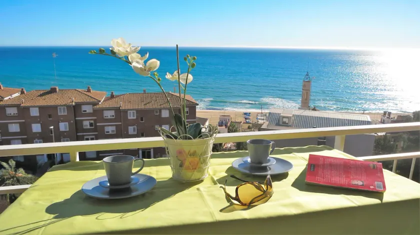 Appartamento BIANCA & VISTA MARE SPIAGGIA con vista mare, con balcone, connessione Wi-Fi, spiaggia. - Image 1