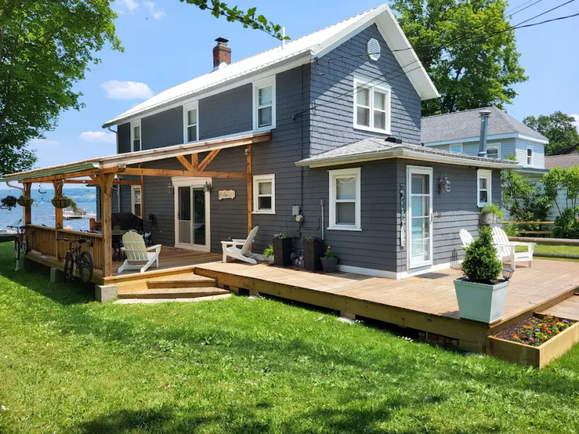 We love our house and it shows.   Live the lake life. - Image 1