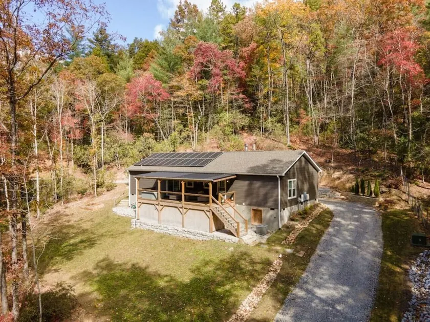 Pisgah Private Retreat Family Getaway with Hot Tub - Image 1