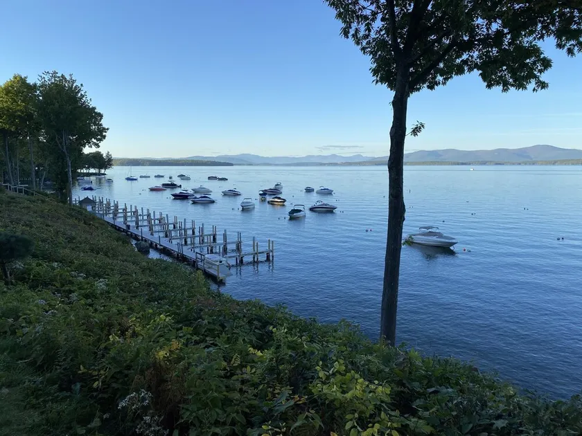 Beach Access Condo Five Minute drive to Gunstock Mt - Image 1