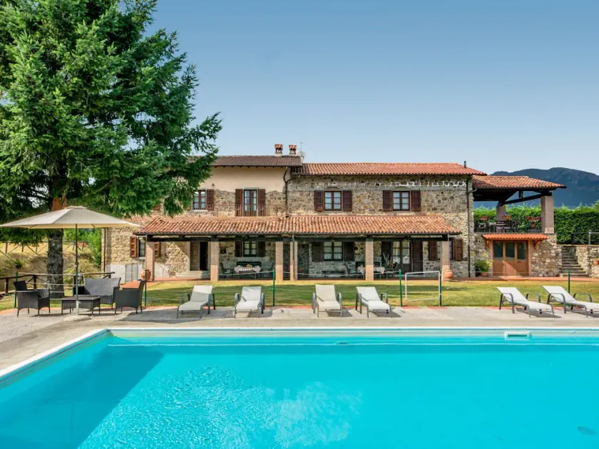 Caratteristica villa per 8 persone con piscina privata, WIFI, TV e animali ammessi - Image 1