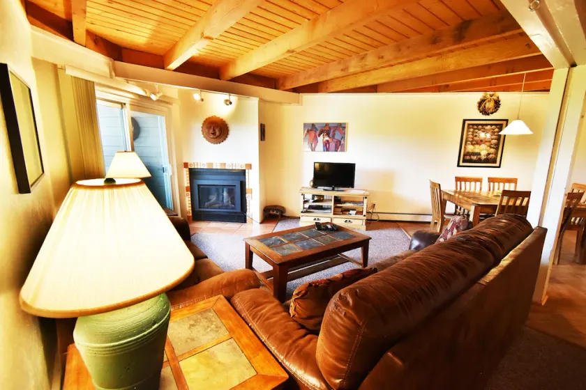 Pool, Hot Tubs, Clubhouse, Playground! Near Trails. Easy Drive to Town - Image 1