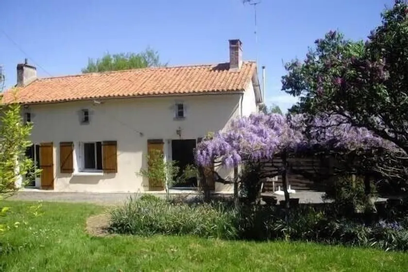 COUNTRY HOME TO RECHARGE YOUR BATTERIES - Image 1