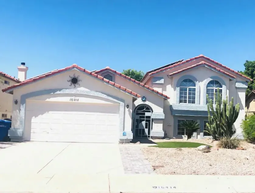 Cheerful 4 bed3 ba home with pool heated - Image 1