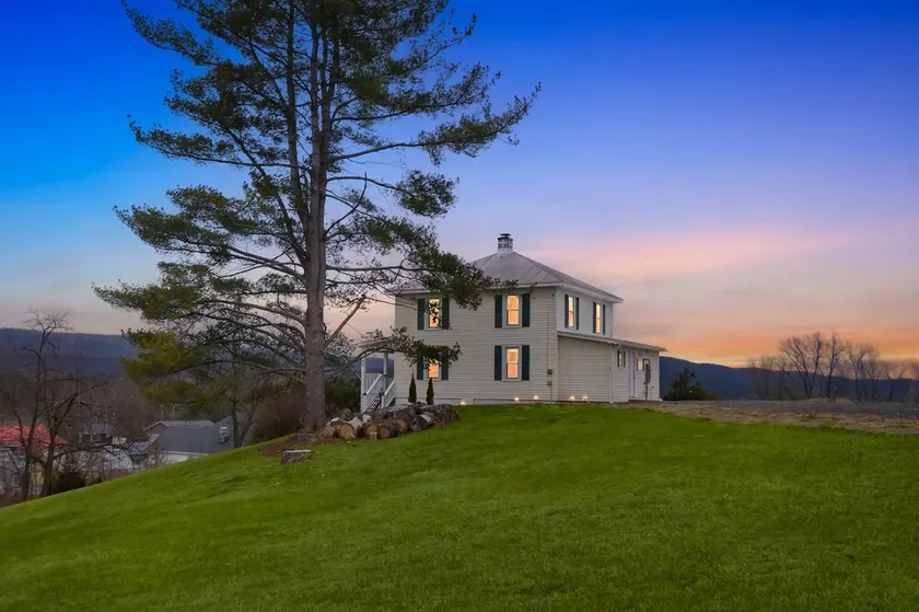 Heishman Historic Hillside Home 4 Bedroom Home - Image 1