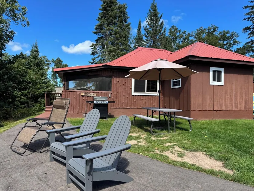 Cozy cabin on Island Lake - Image 1