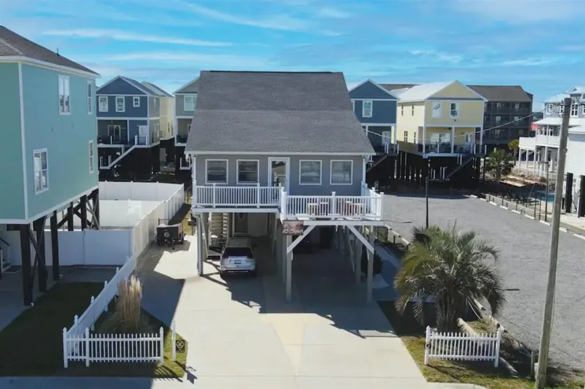 113 Steps - Walk to the Beach in Garden City - Image 1