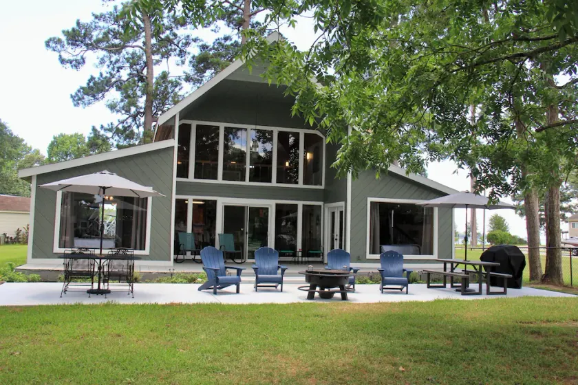 Beautiful Lakefront Home  - 4BR/3BA - Huge Lot! - 400ft of bulkhead - Boathouse - Image 1