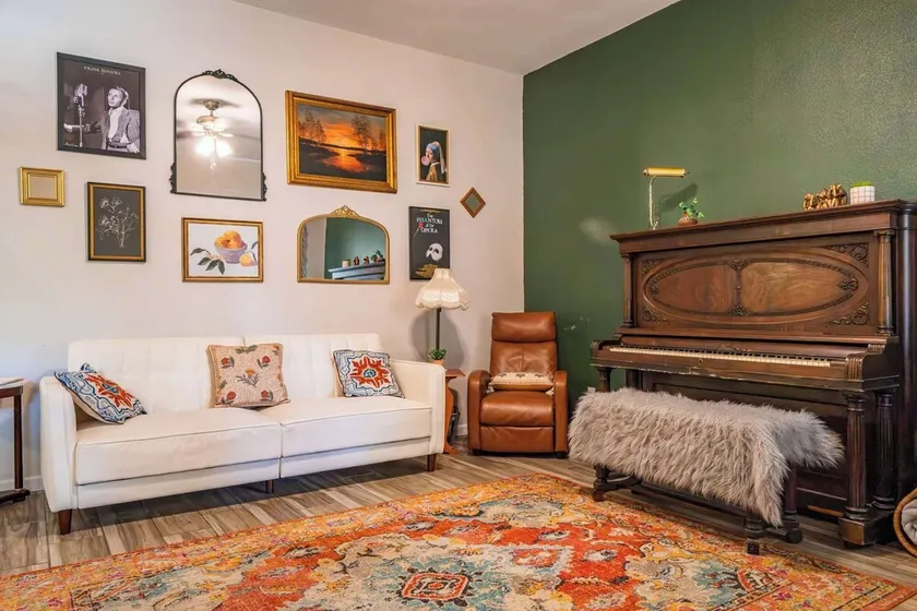 Private Vintage-Chic 1BR w/ Jacuzzi Tub Enterprise - Image 1