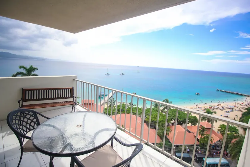 Montego Bay Club Beach Resort - Image 1