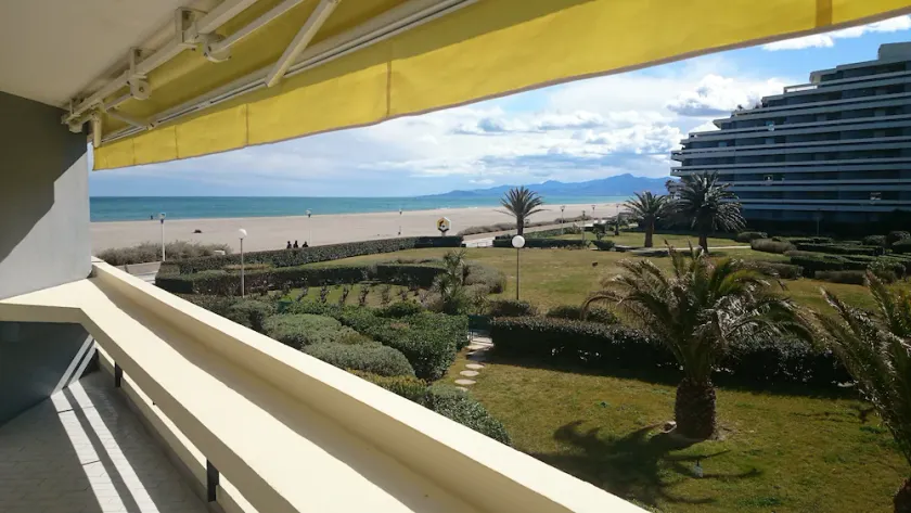 Lägenhet vid lyxbyggnaden vid havet Canet Sud, parkering och WIFI-åtkomst - Image 1