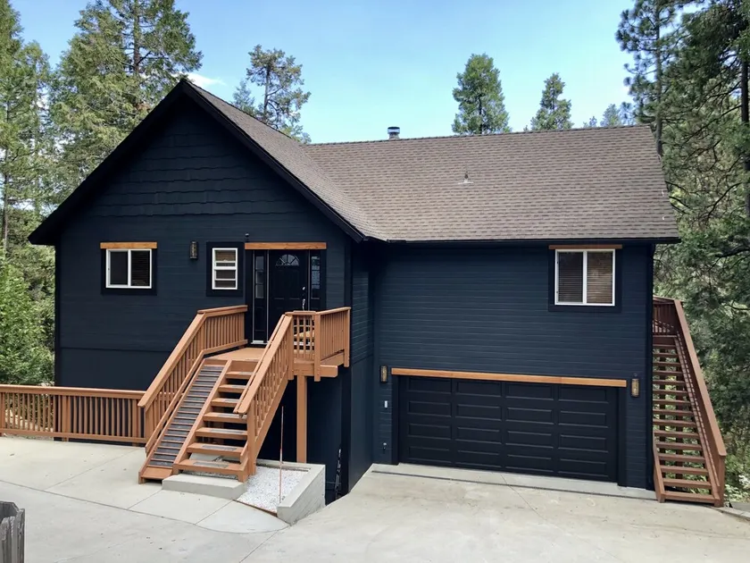 Arrowhead Lodge - 5 min walk to lake, jacuzzi tubs and AC! - Image 1