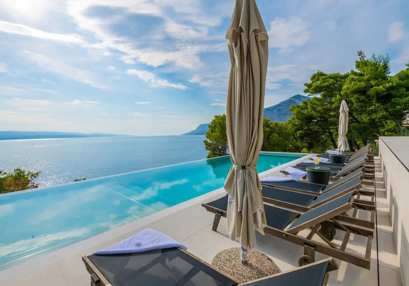 Beautiful Seafront Split Villa | 9 Bedrooms | BellaMar Vista Retreat | Large Heated Infinity Pool & Jacuzzi | Makarska - Image 1