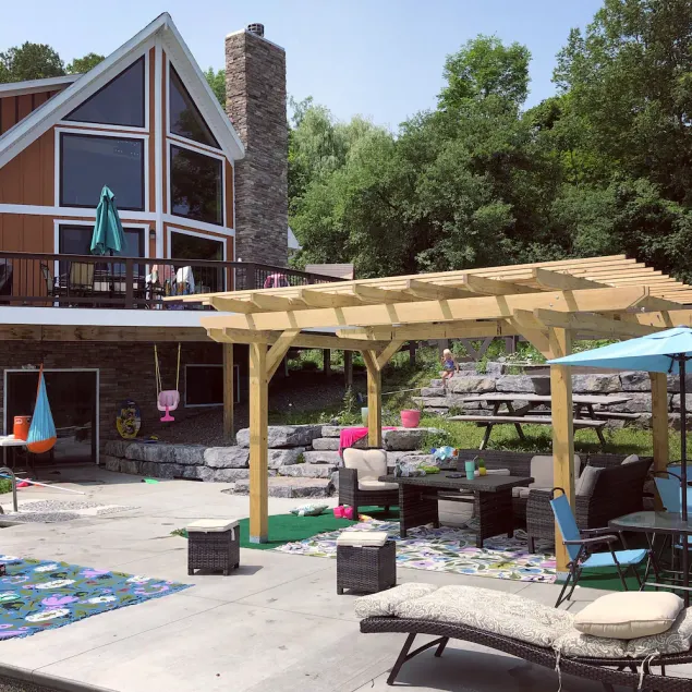 Heated Pool, hot tub, Pickleball, Sleeps 10, Seneca Wine Trail nearby - Image 1
