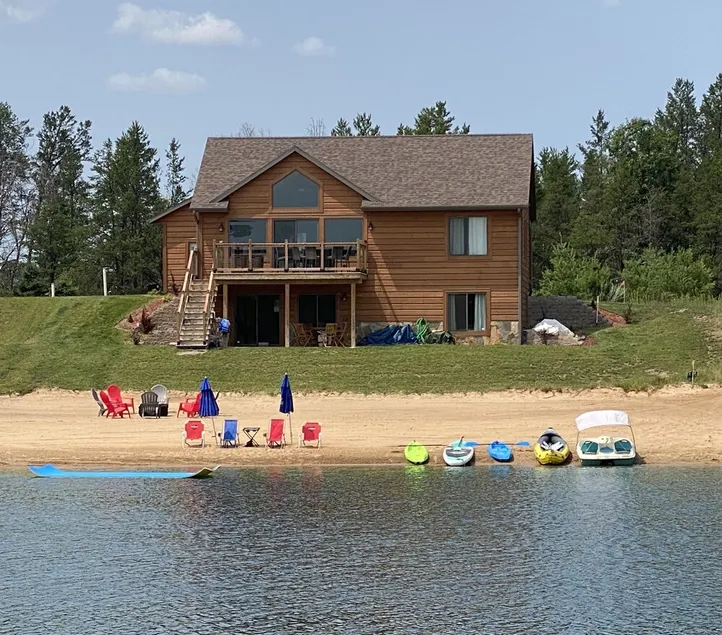 Fun on the Beach, minutes from Castle Rock Lake! EV friendly too! -Hot Tub-!  - Image 1