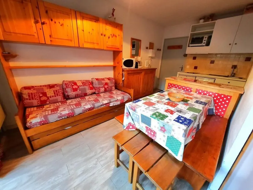 300m des commerces, 2ème étage, balcon, télévision, casier à ski, 25m², Les Menuires - Image 1