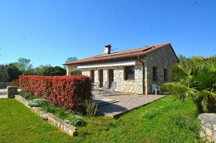 Sistak Holiday Home with private parking - Image 1