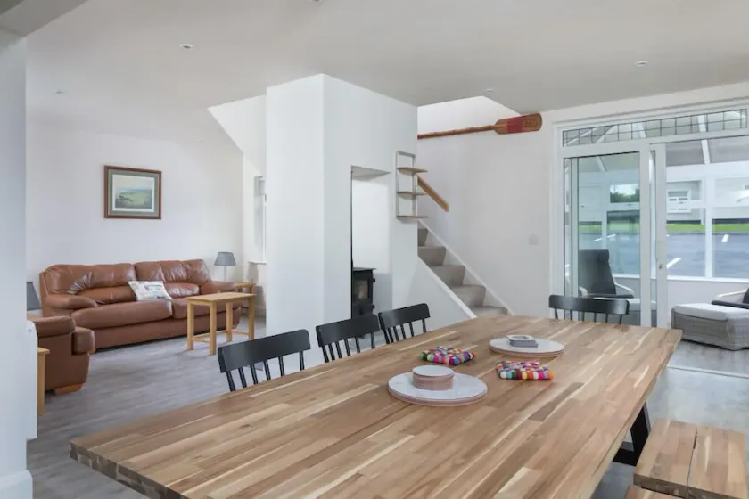 The Links 14, Family Holiday Home 500M walk to the Beach - Image 1