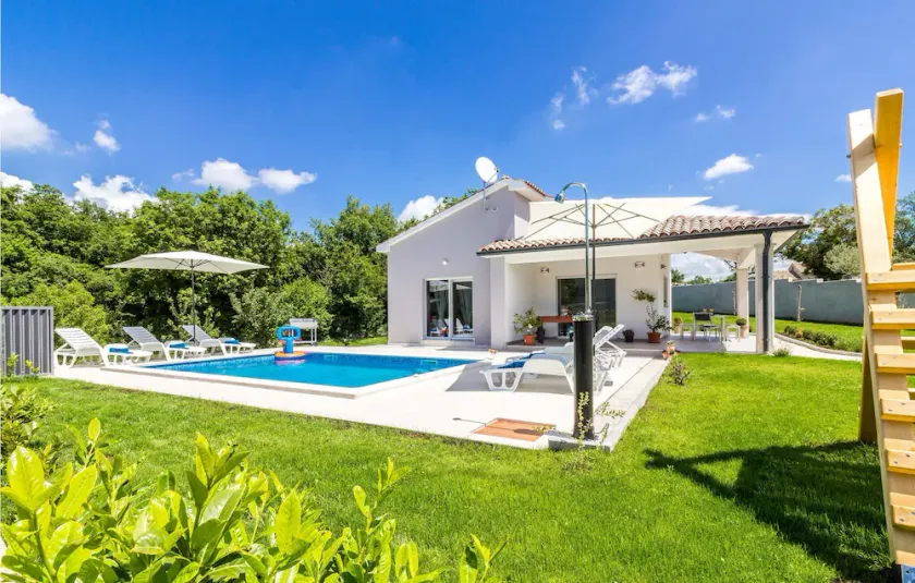 Three-Bedroom Holiday Home In Cetinici - Image 1
