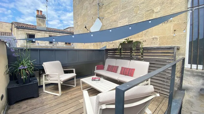 Superb quality duplex in hypercentre with rooftop and air conditioning - Image 1