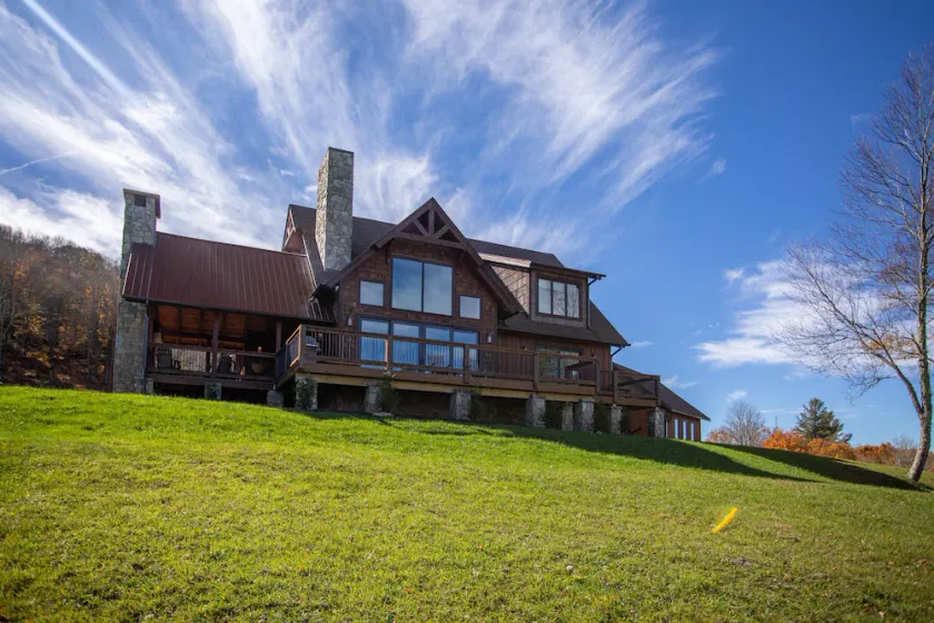 Ridgeline View- 4bed 3 and a half bath home with long range views, outdoor fireplace, firepit - Image 1
