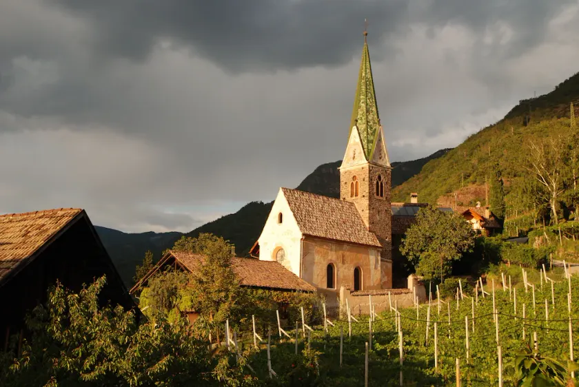 Messnerhof-vingård, nænsomt møbleret, i udkanten af Bolzano - Image 1