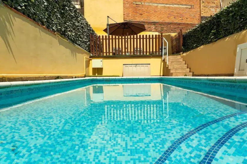 House in the center for 12 with pool 400m from the beach - Image 1
