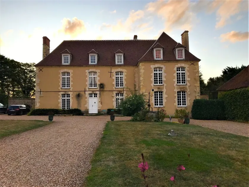 Percheron Herrenhaus mit eigenem Pool und eigenem Tennis - Image 1