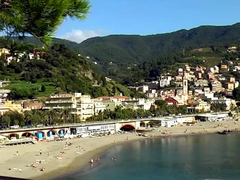 Escape Near Cinque Terre - Image 1