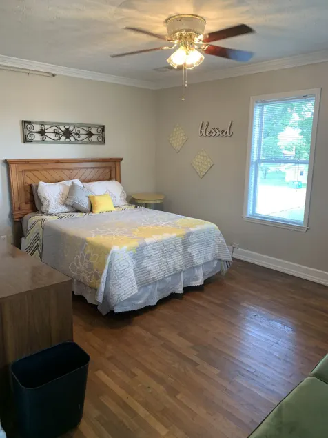 Large Private Room & Bathroom - Image 1